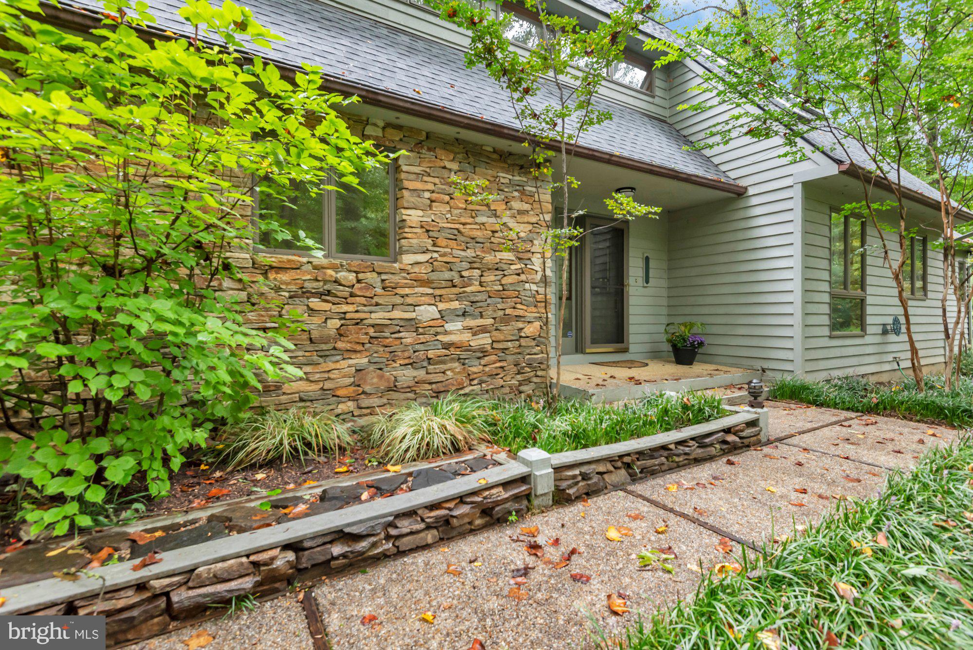 1815 MILLRIDGE COURT