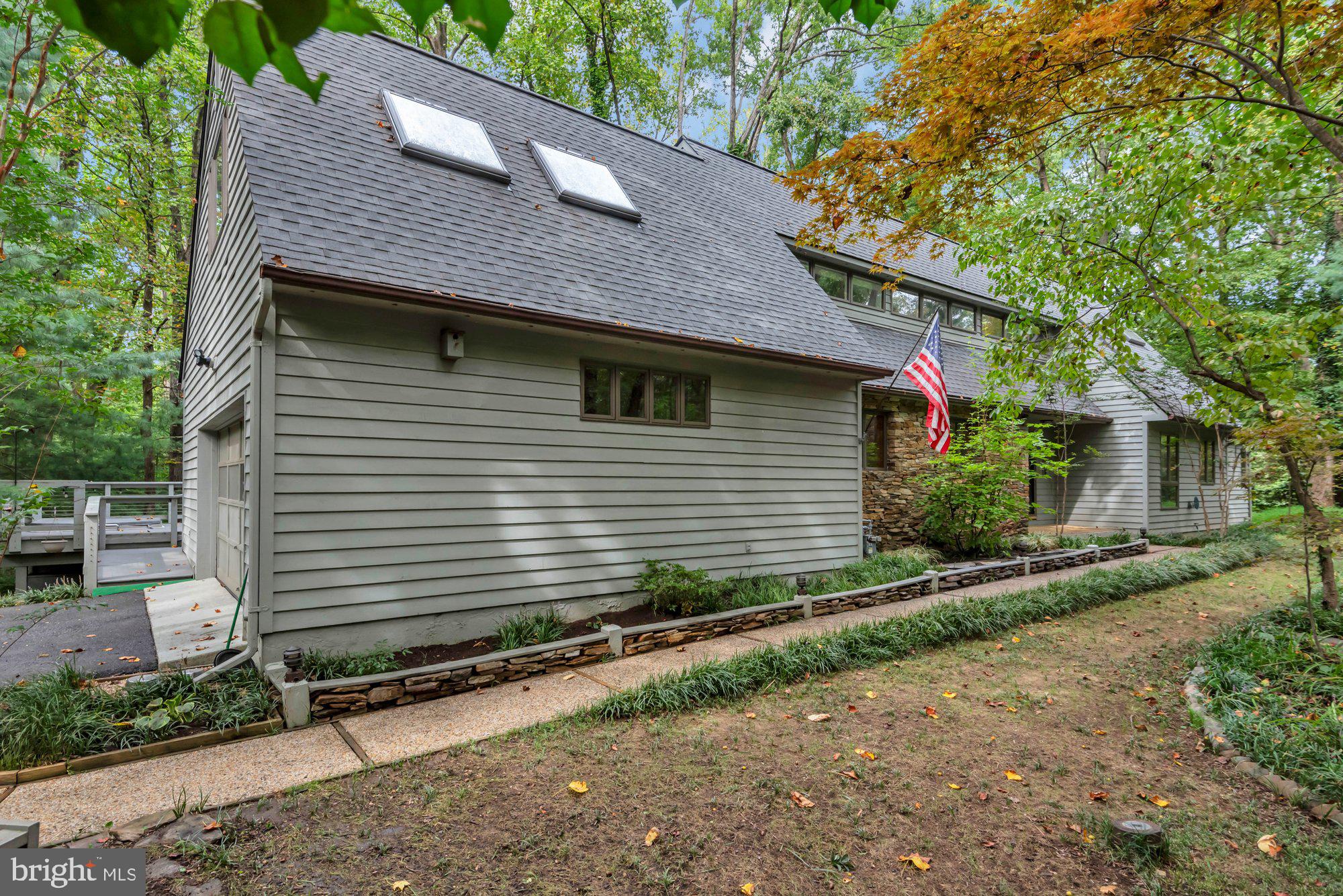 1815 MILLRIDGE COURT