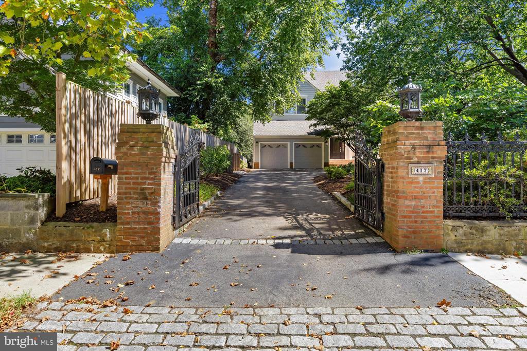417 SECOND STREET