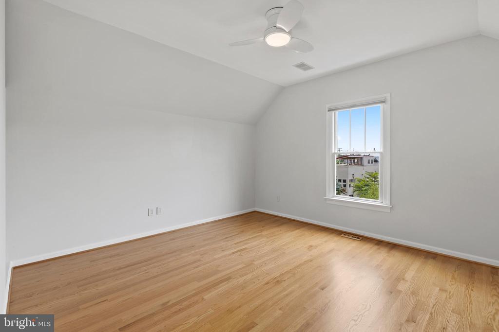 417 SECOND STREET