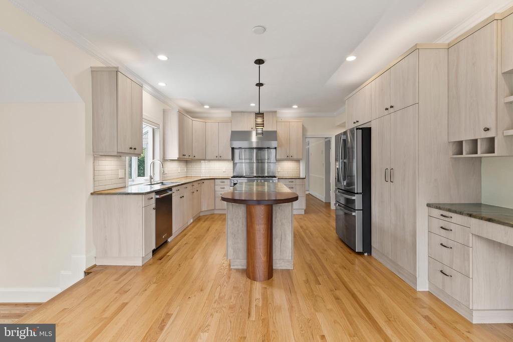 417 SECOND STREET