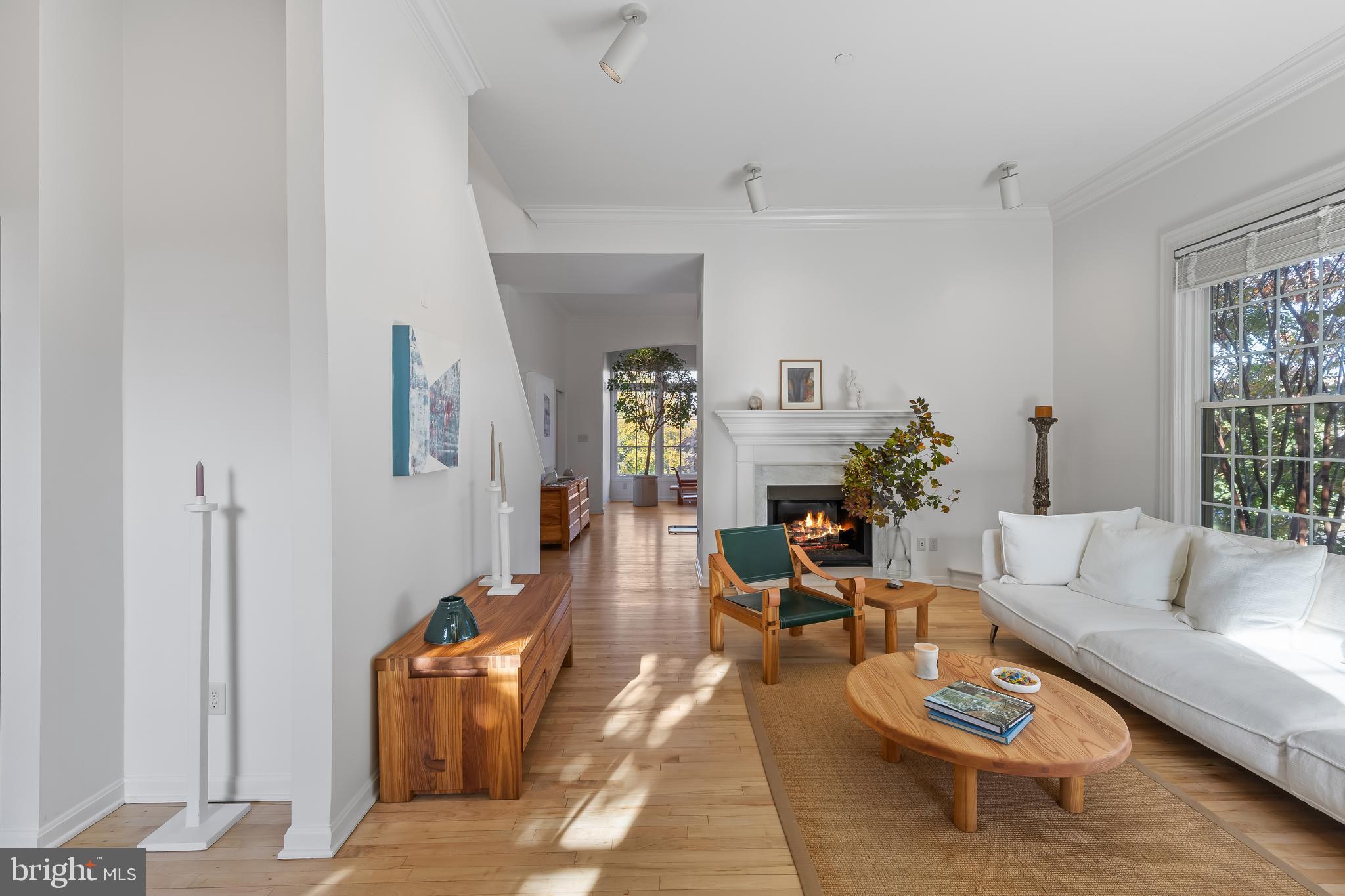 2 SOUTHGATE AVENUE 10