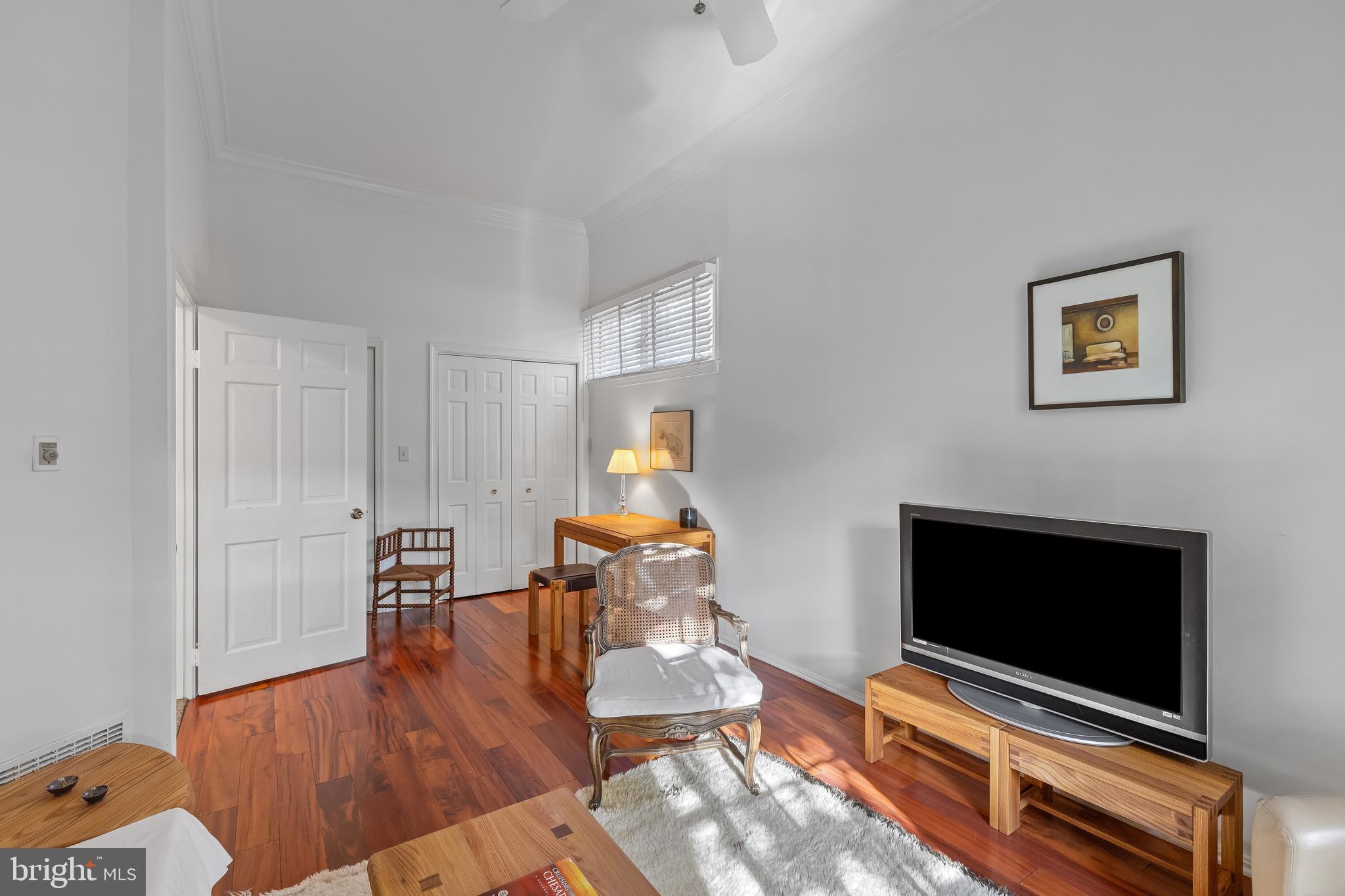 2 SOUTHGATE AVENUE 10