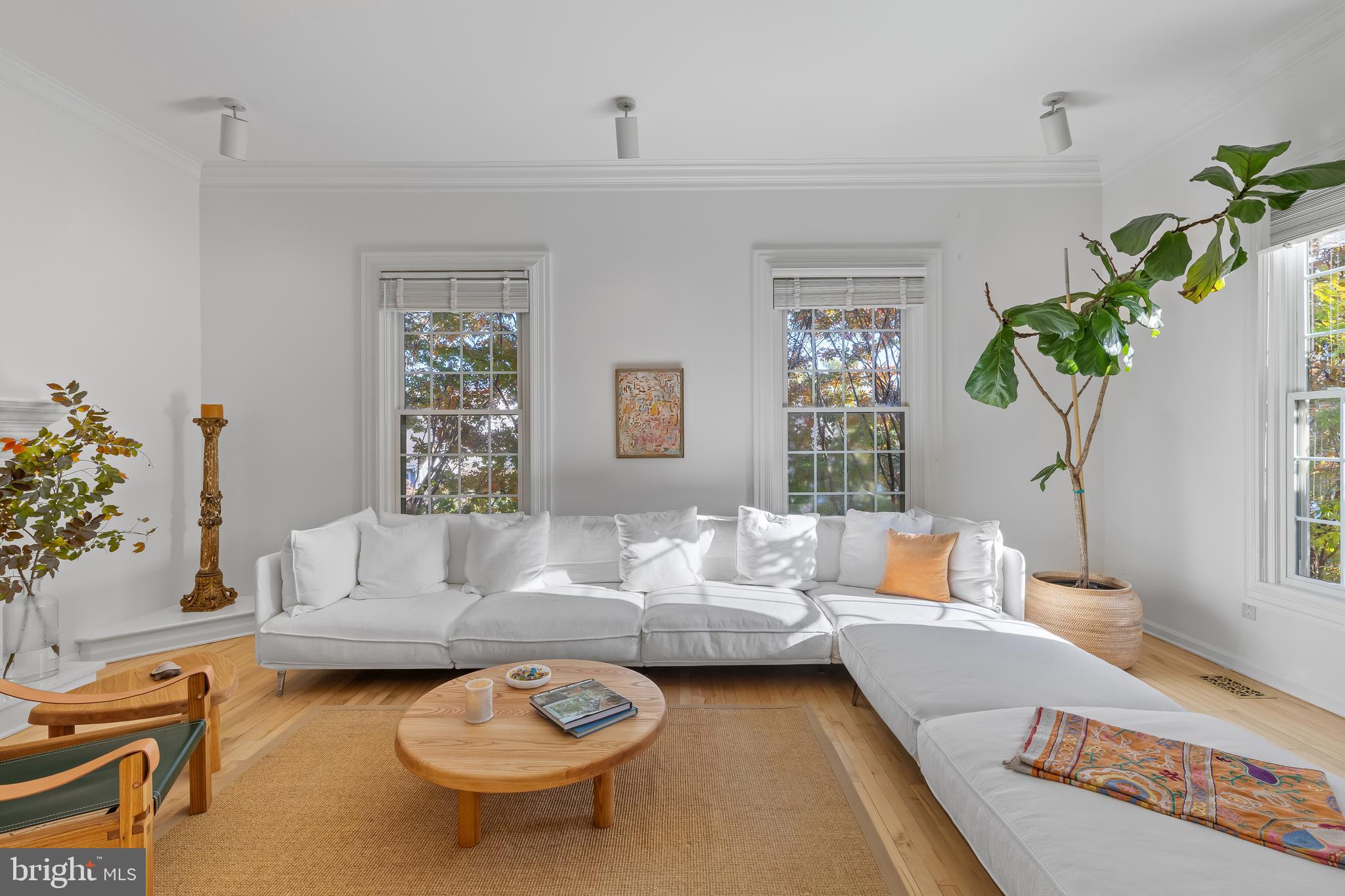 2 SOUTHGATE AVENUE 10