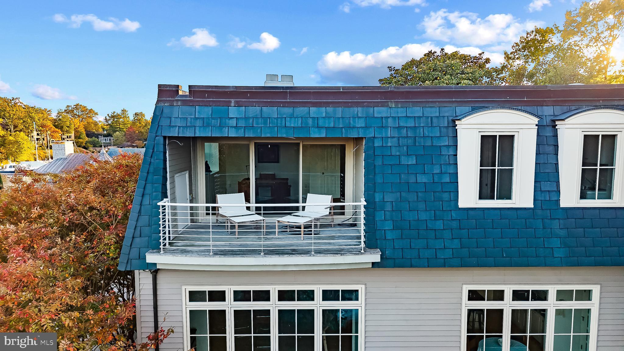 2 SOUTHGATE AVENUE 10