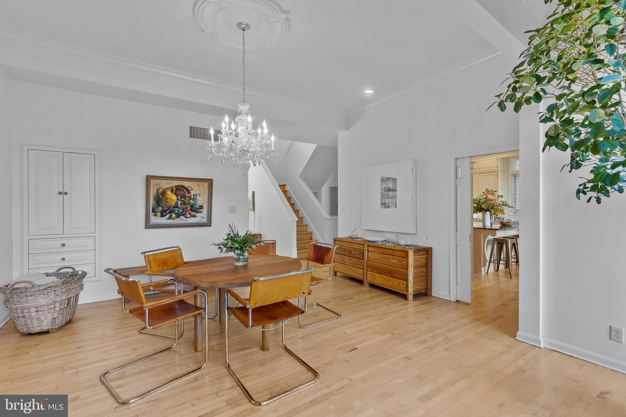 2 SOUTHGATE AVENUE 10