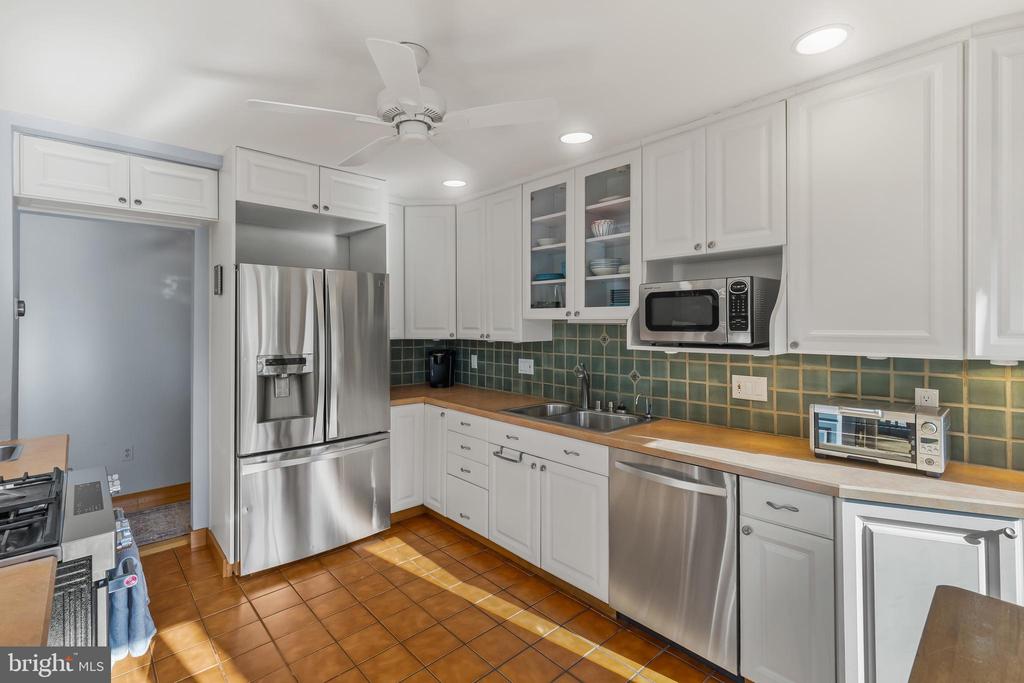 319 EPPING WAY