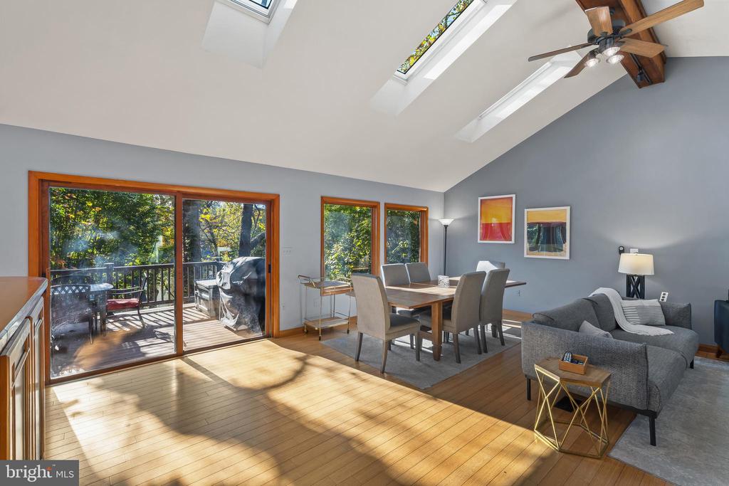 319 EPPING WAY