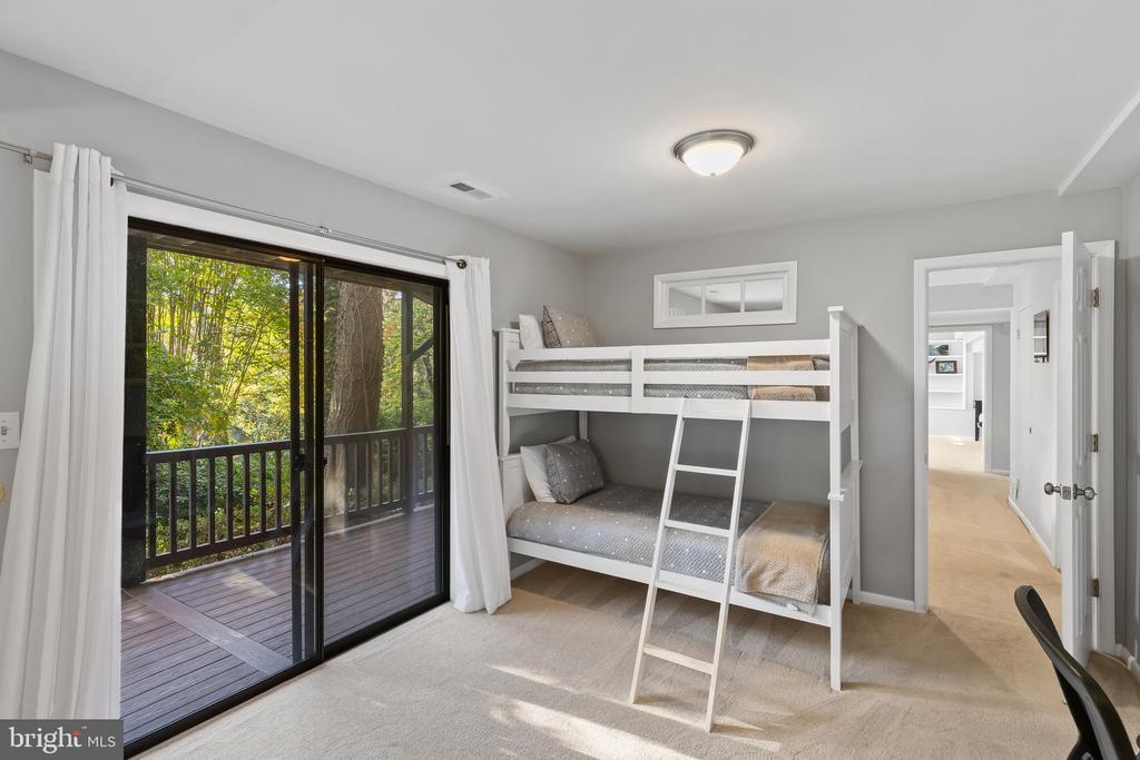 319 EPPING WAY