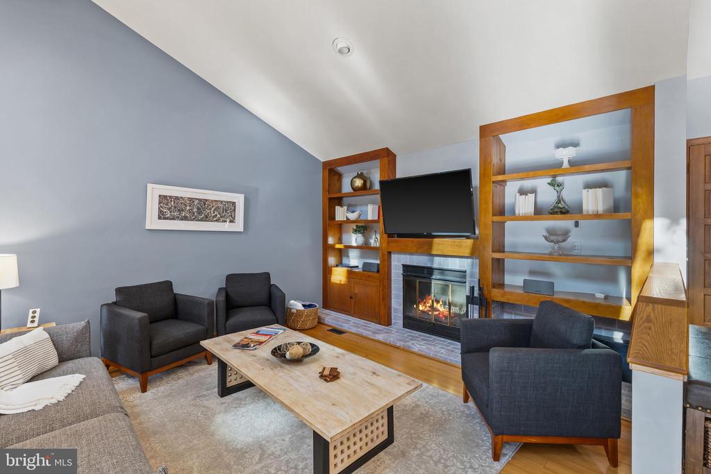319 EPPING WAY