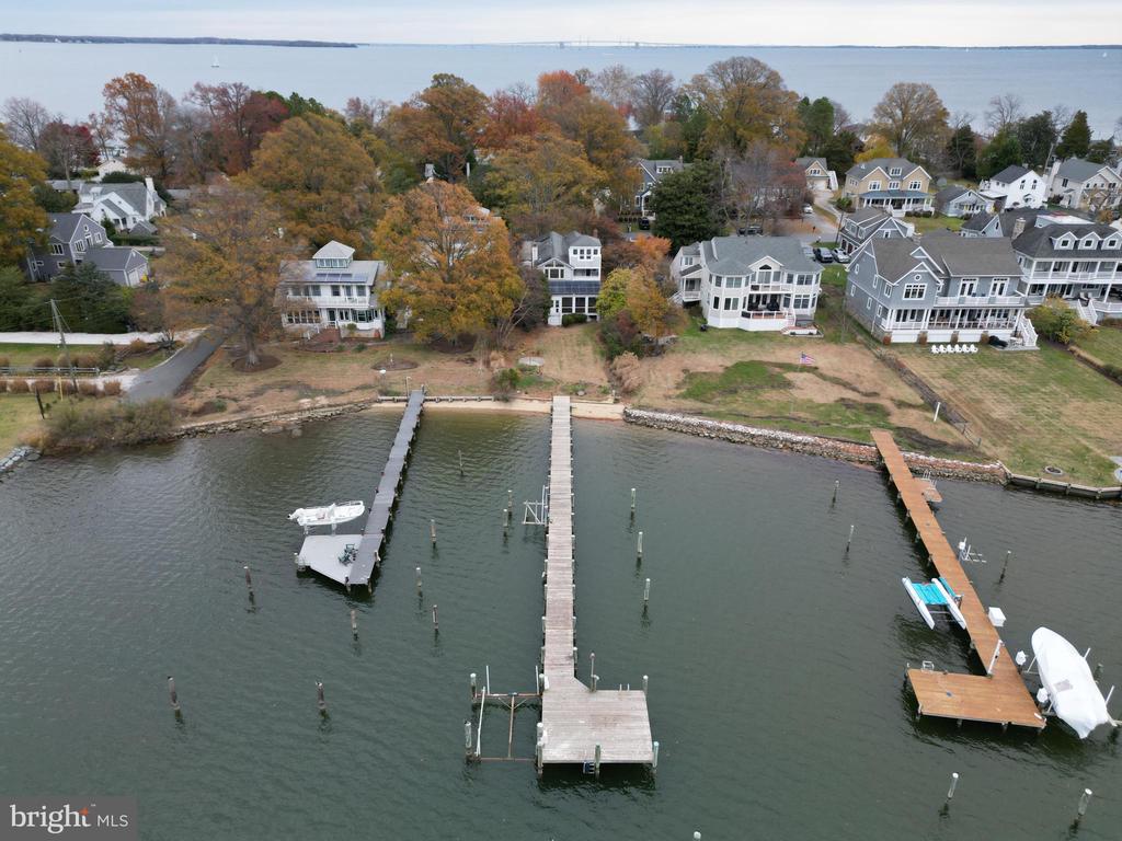 6 E LAKE DRIVE
