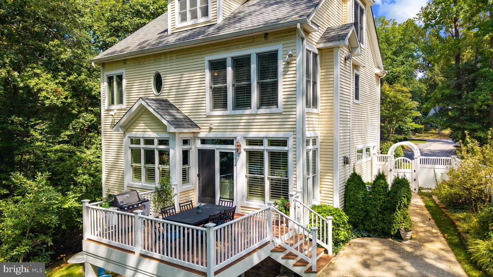 LAKE OGELTON WATERFRONT | 2656 QUEEN ANNE CIRCLE A