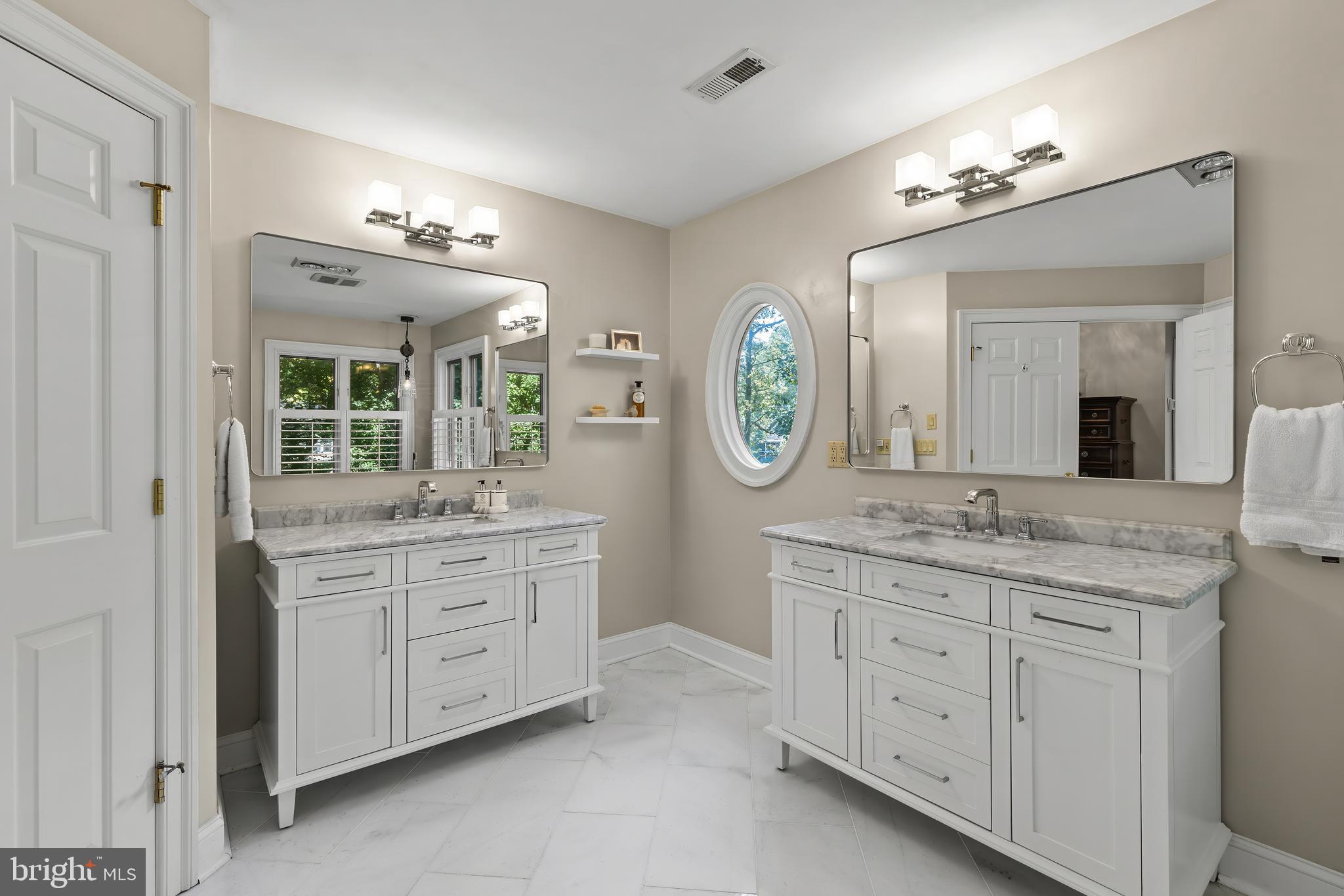 LAKE OGELTON WATERFRONT | 2656 QUEEN ANNE CIRCLE A