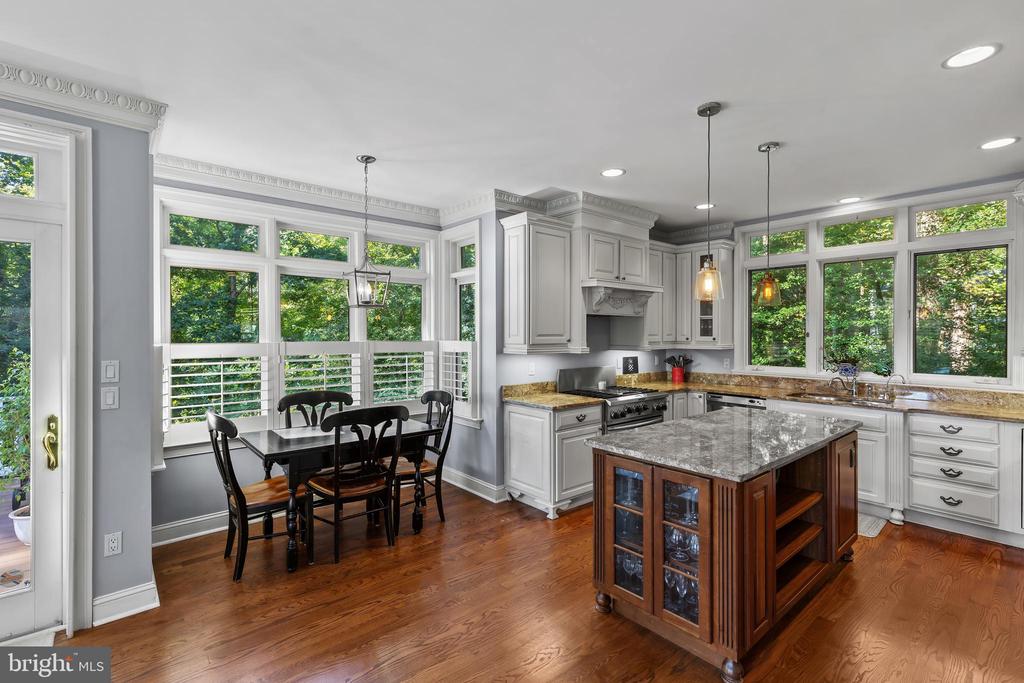 LAKE OGELTON WATERFRONT | 2656 QUEEN ANNE CIRCLE A