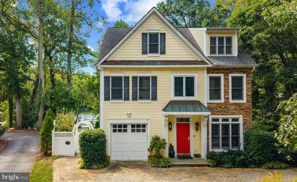 LAKE OGELTON WATERFRONT | 2656 QUEEN ANNE CIRCLE A