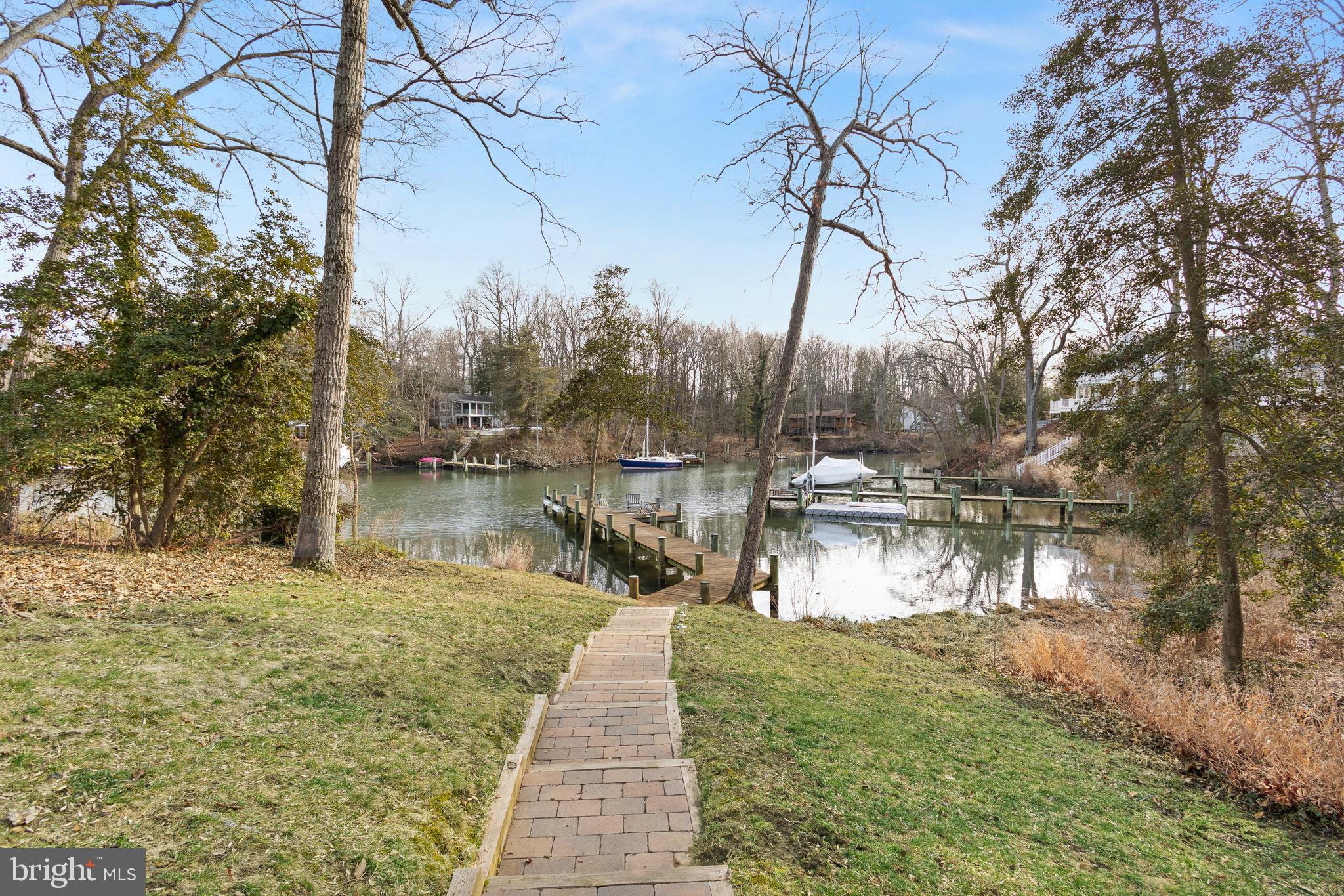 LAKE OGELTON WATERFRONT | 2656 QUEEN ANNE CIRCLE A