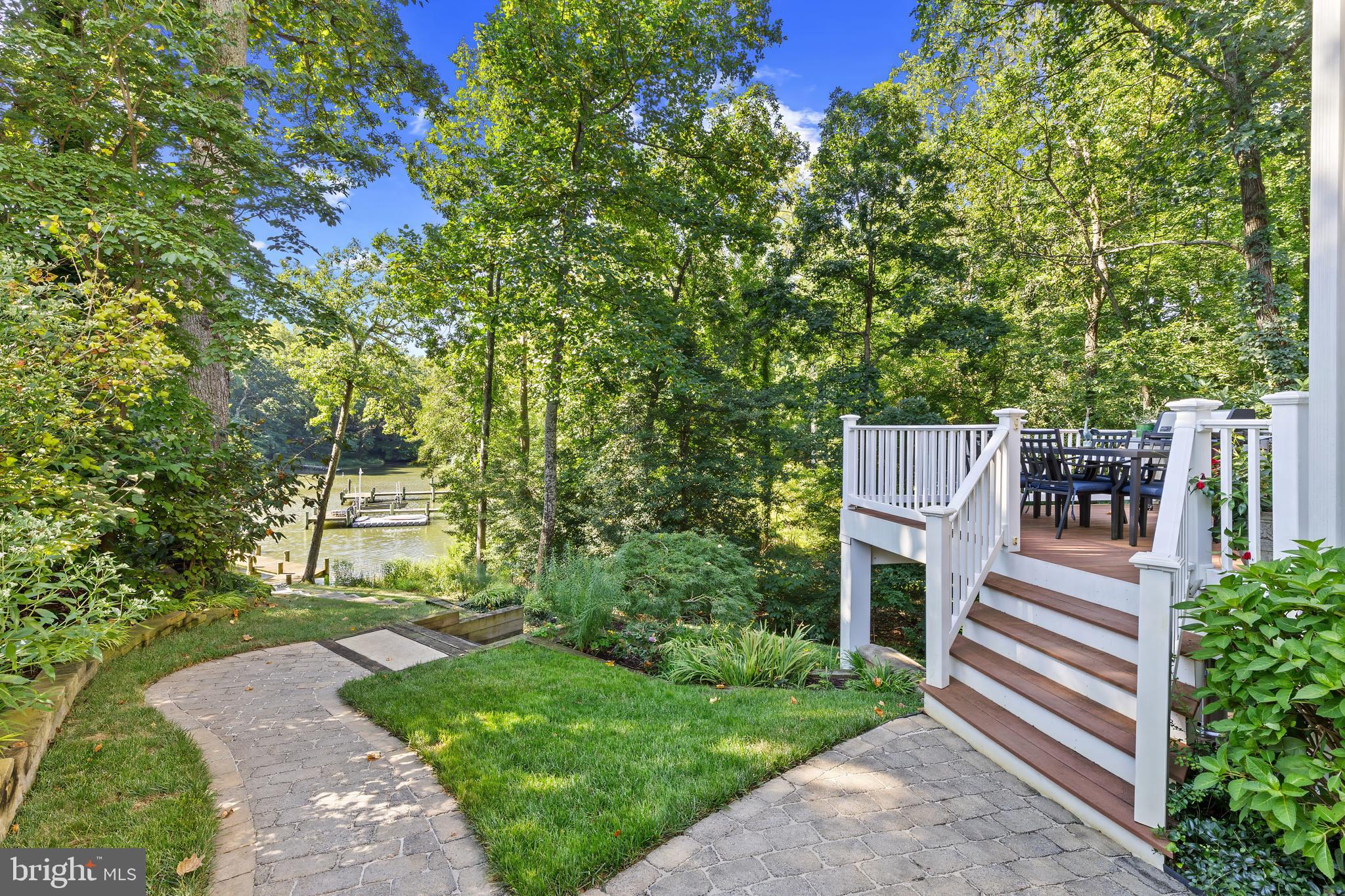 LAKE OGELTON WATERFRONT | 2656 QUEEN ANNE CIRCLE A