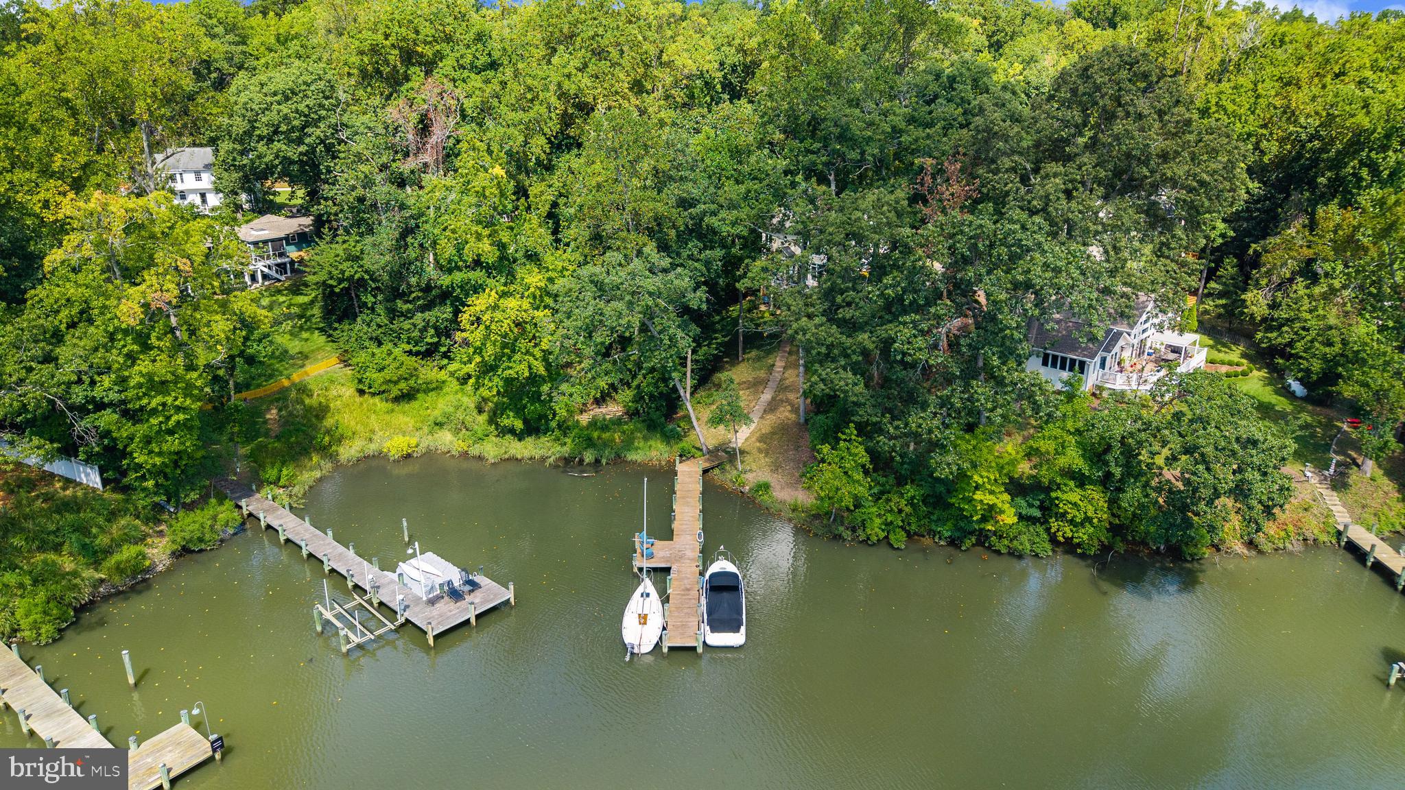 LAKE OGELTON WATERFRONT | 2656 QUEEN ANNE CIRCLE A