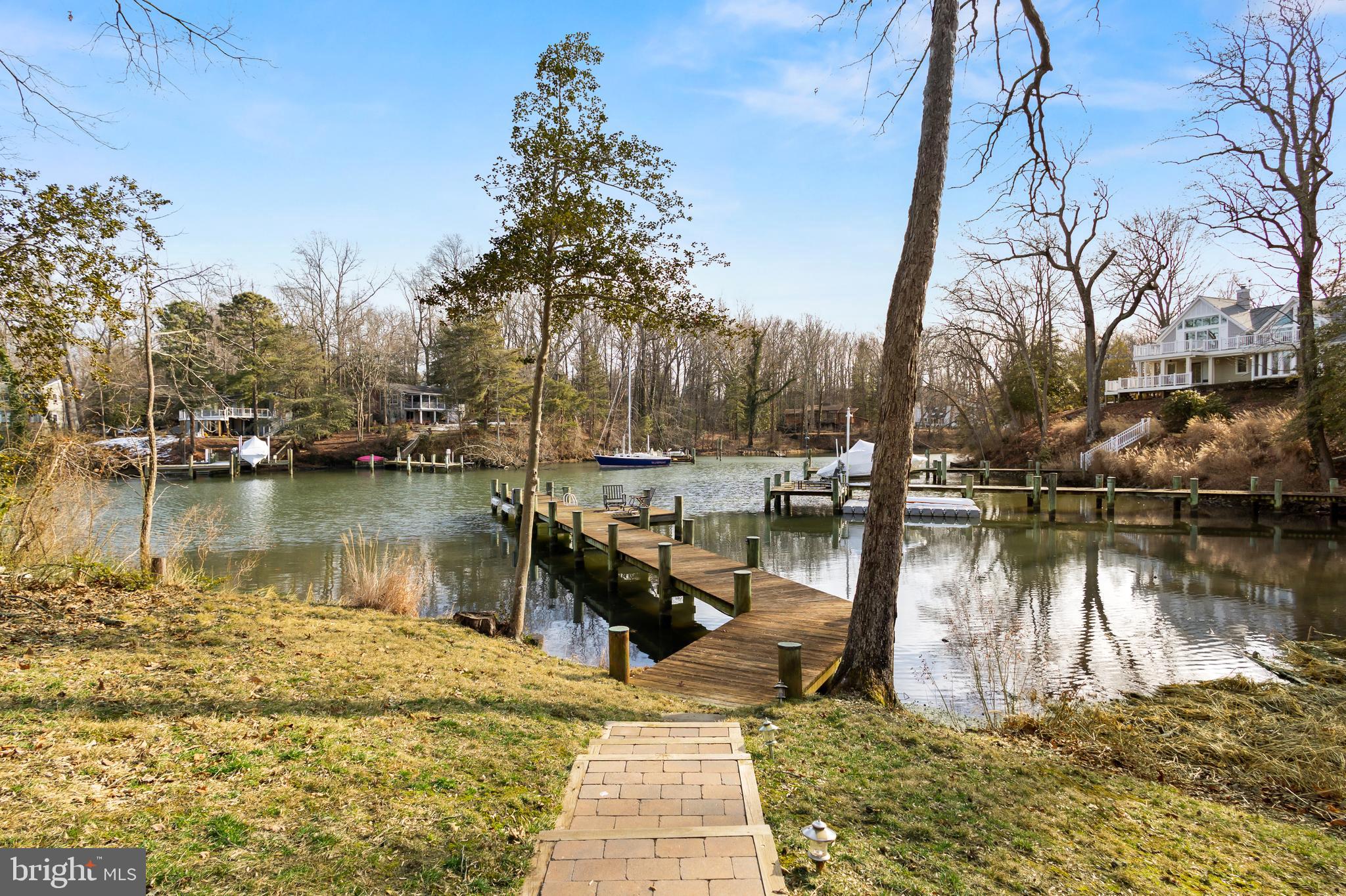 LAKE OGELTON WATERFRONT | 2656 QUEEN ANNE CIRCLE A