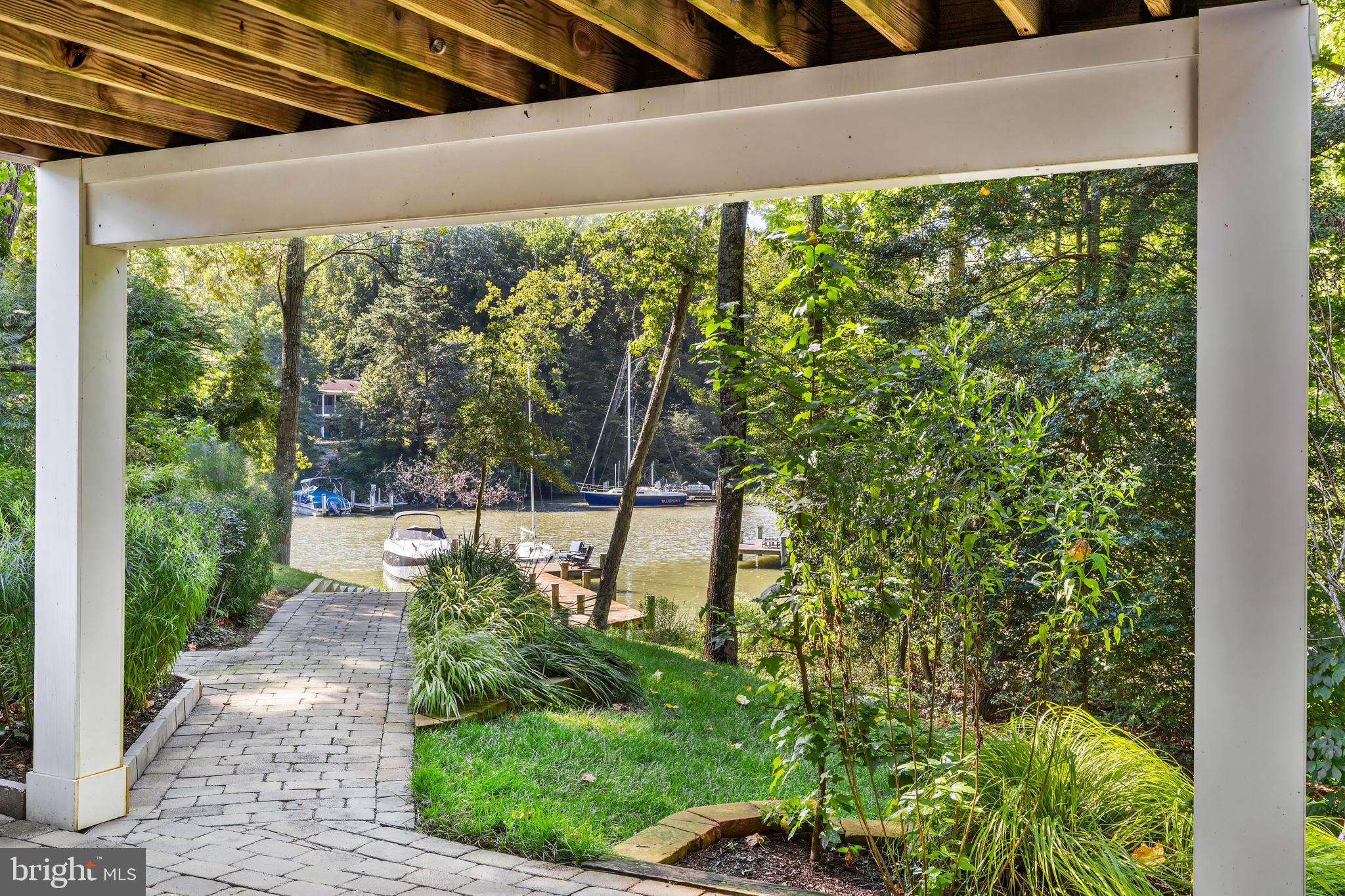 LAKE OGELTON WATERFRONT | 2656 QUEEN ANNE CIRCLE A