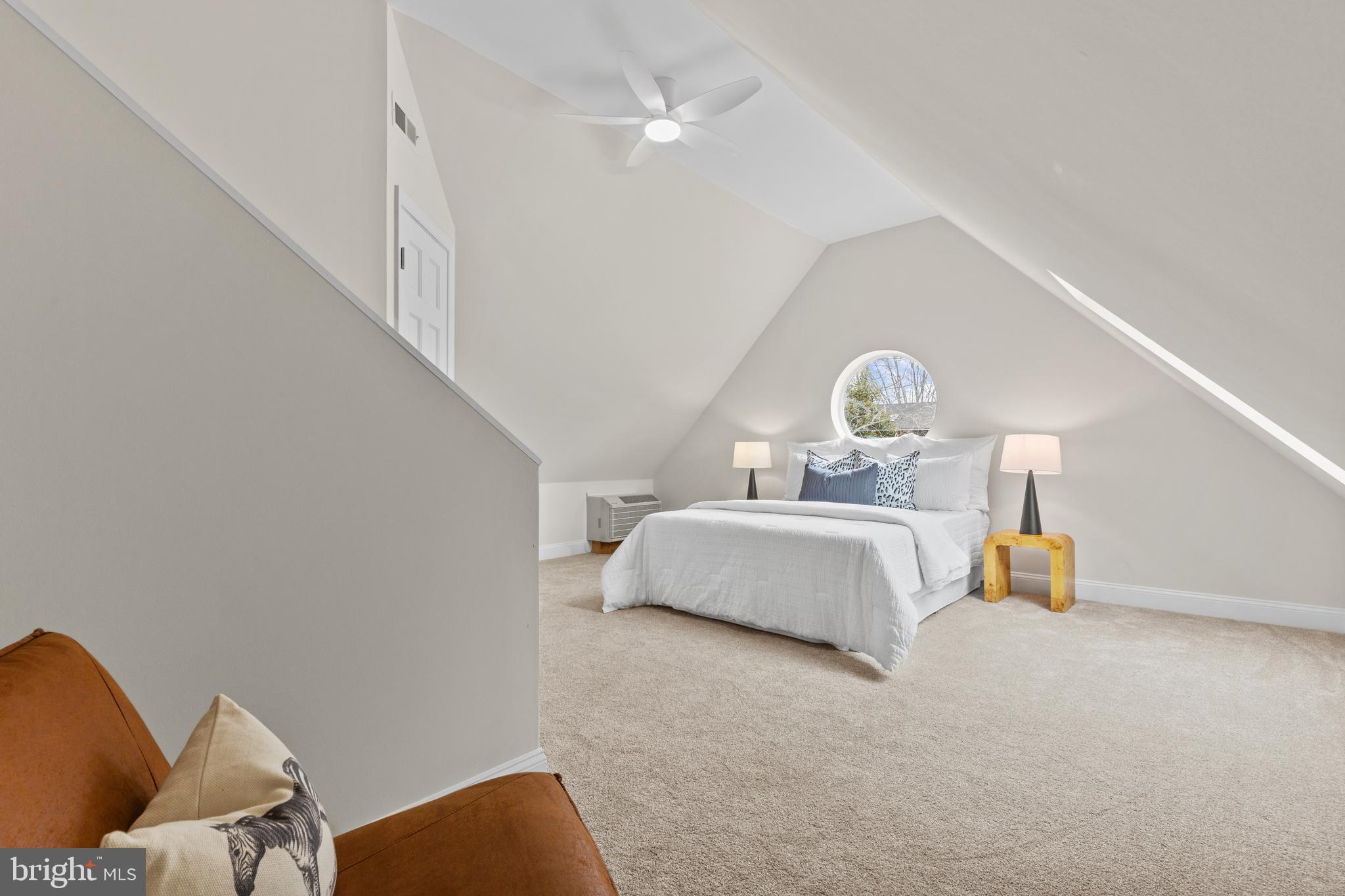 HILLSMERE | 133 LAKE VIEW DRIVE