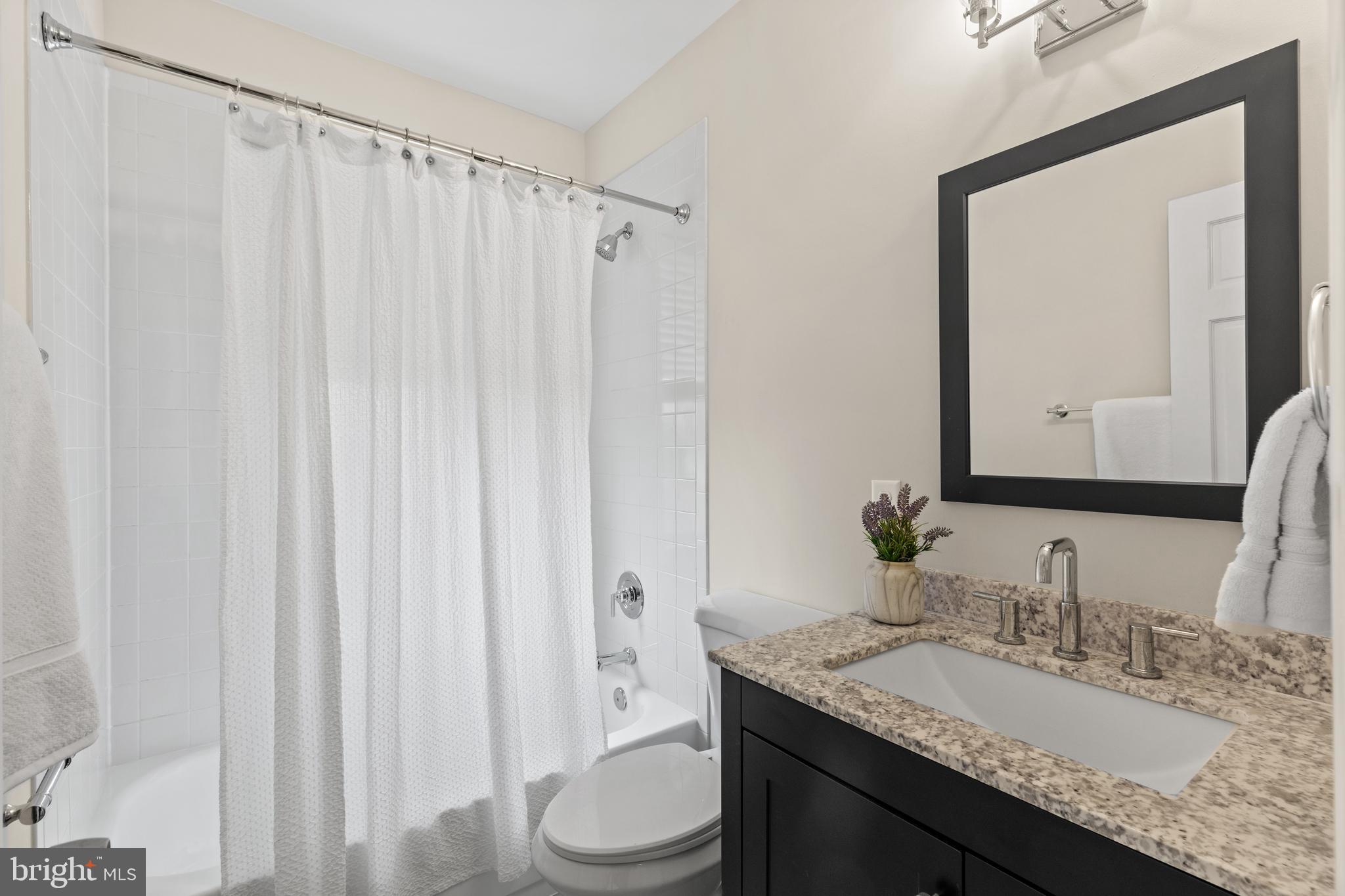 HILLSMERE | 133 LAKE VIEW DRIVE