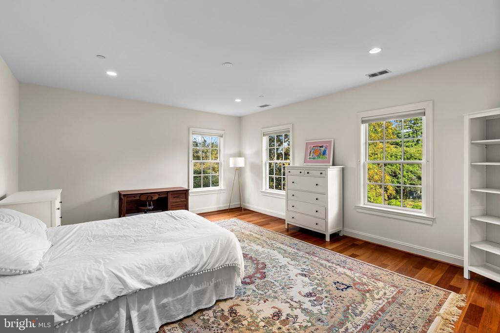 WEST ANNAPOLIS WARDOUR | 219 WARDOUR DRIVE