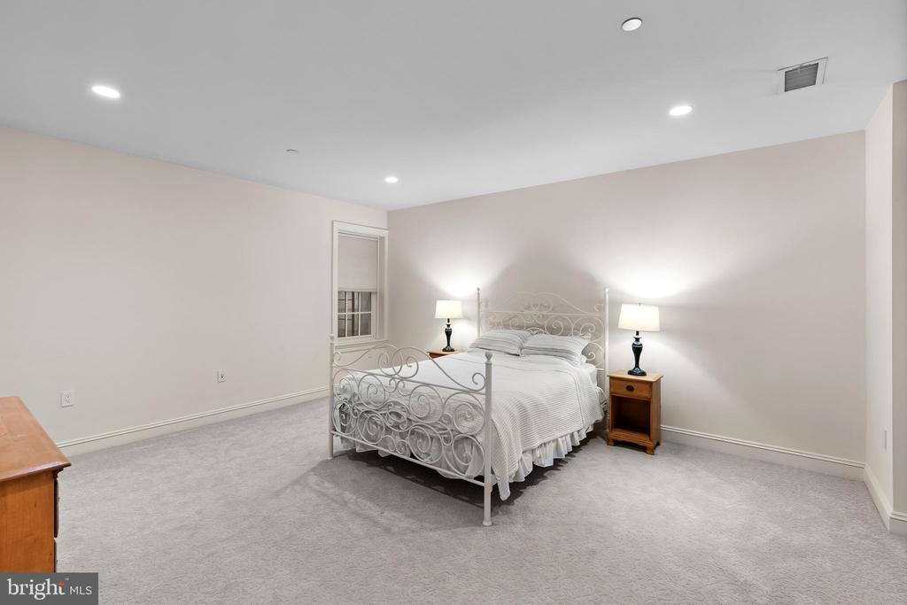 WEST ANNAPOLIS WARDOUR | 219 WARDOUR DRIVE