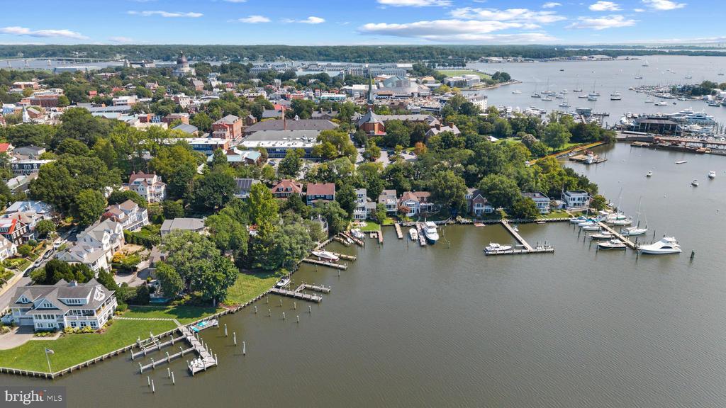 DOWNTOWN ANNAPOLIS WATERFRONT | 1 SHIPWRIGHT HARBOR