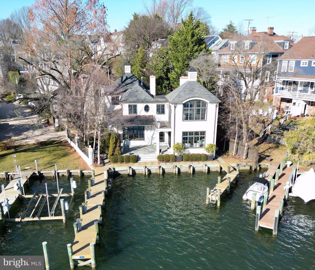 DOWNTOWN ANNAPOLIS WATERFRONT | 1 SHIPWRIGHT HARBOR