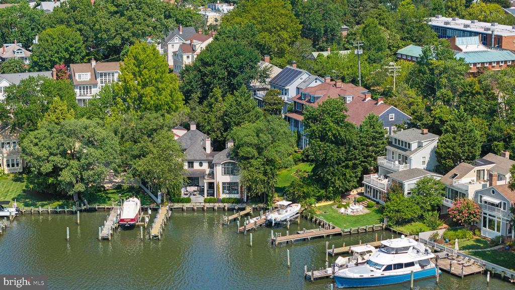 DOWNTOWN ANNAPOLIS WATERFRONT | 1 SHIPWRIGHT HARBOR