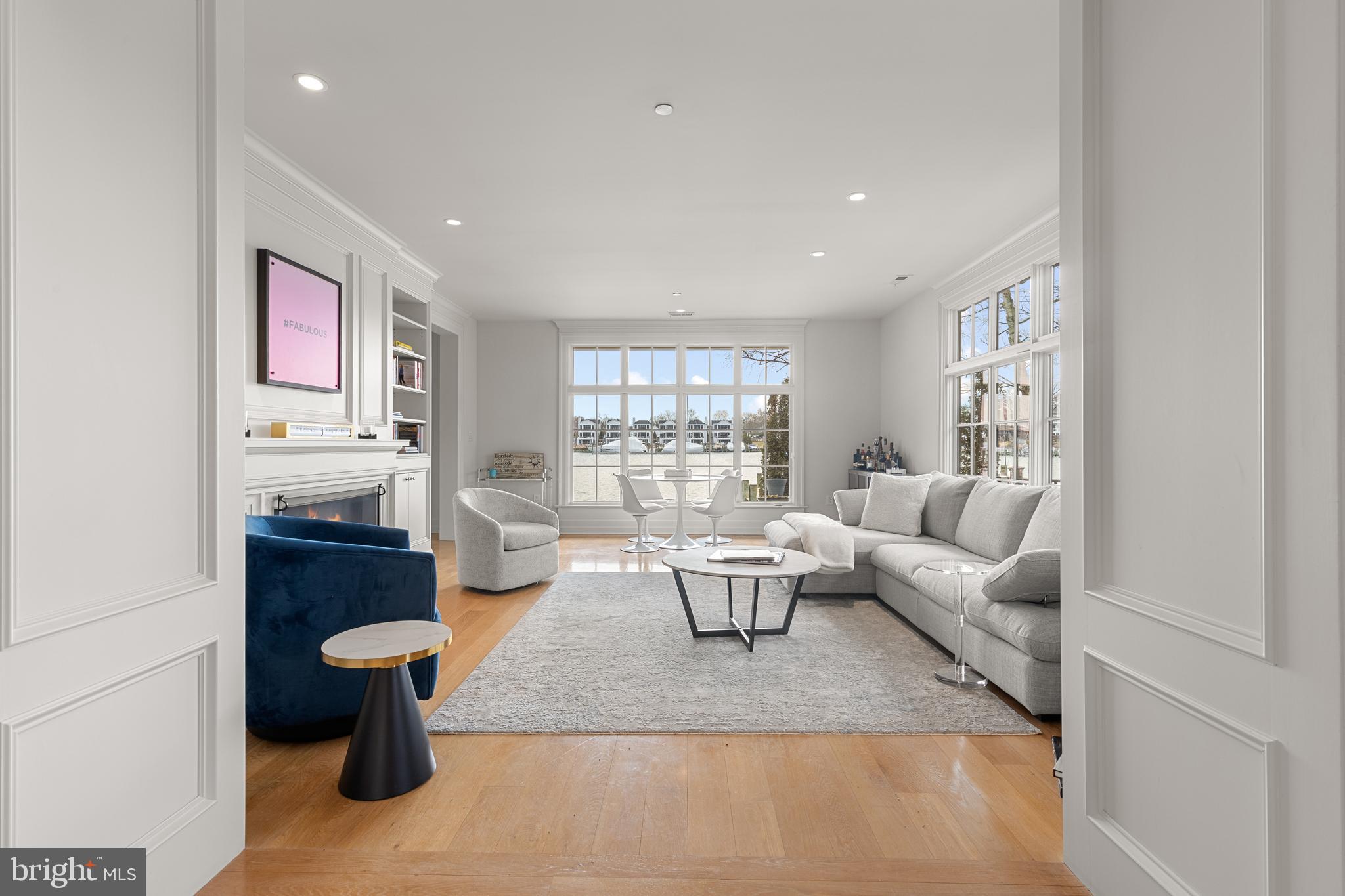 DOWNTOWN ANNAPOLIS WATERFRONT | 1 SHIPWRIGHT HARBOR