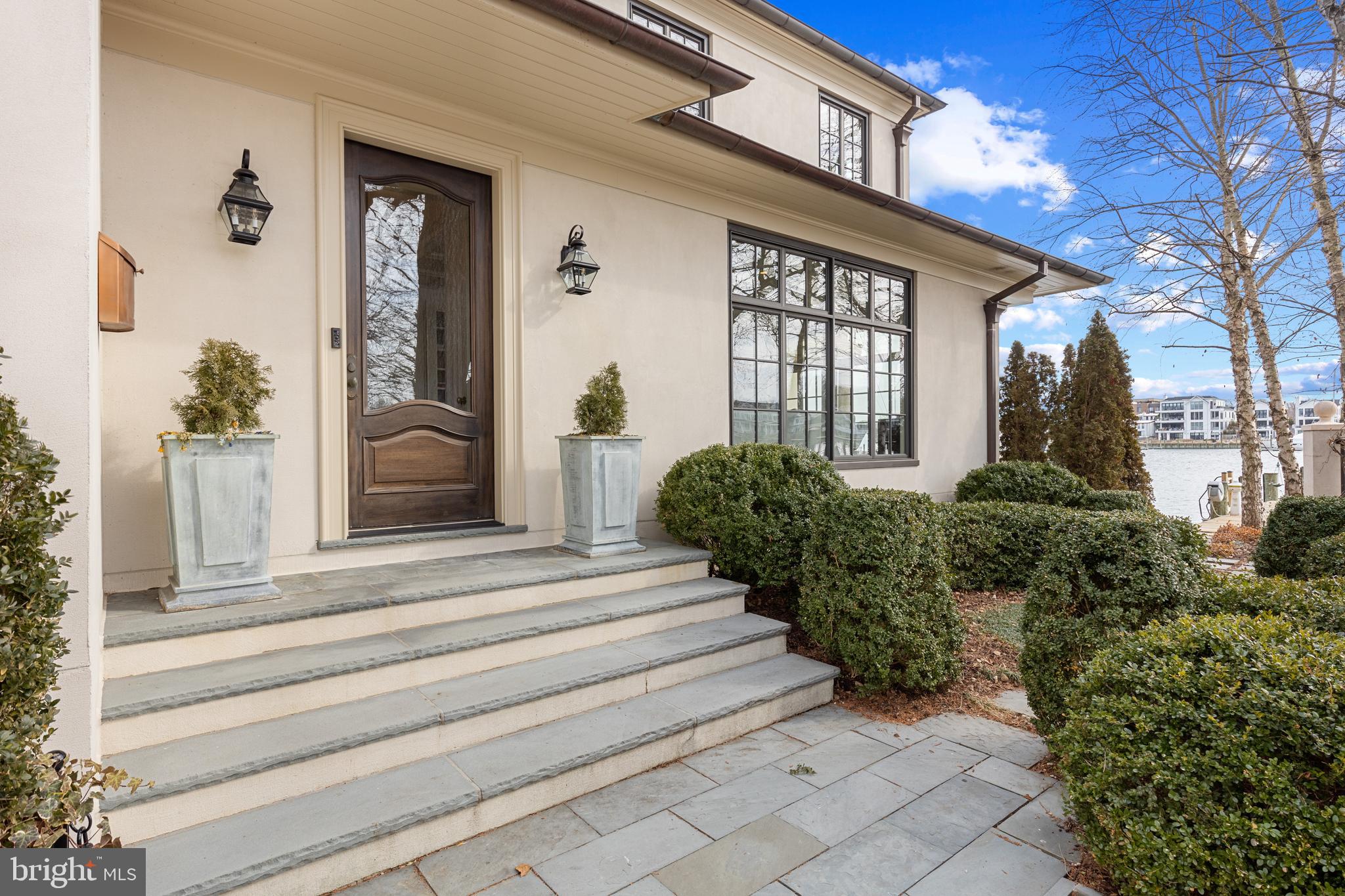 DOWNTOWN ANNAPOLIS WATERFRONT | 1 SHIPWRIGHT HARBOR