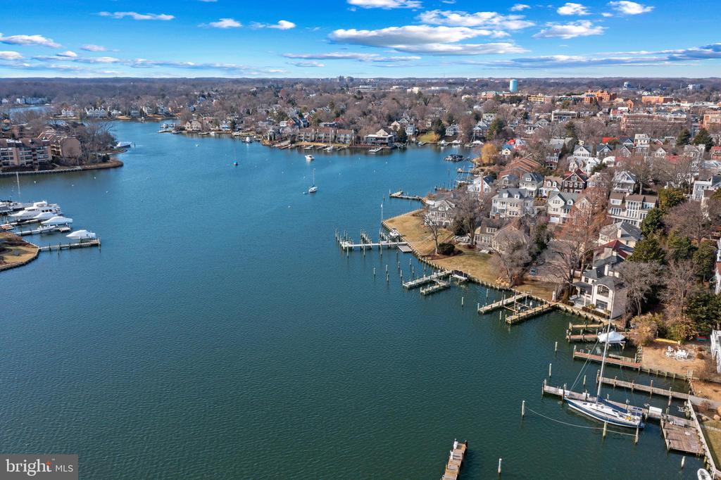 DOWNTOWN ANNAPOLIS WATERFRONT | 1 SHIPWRIGHT HARBOR
