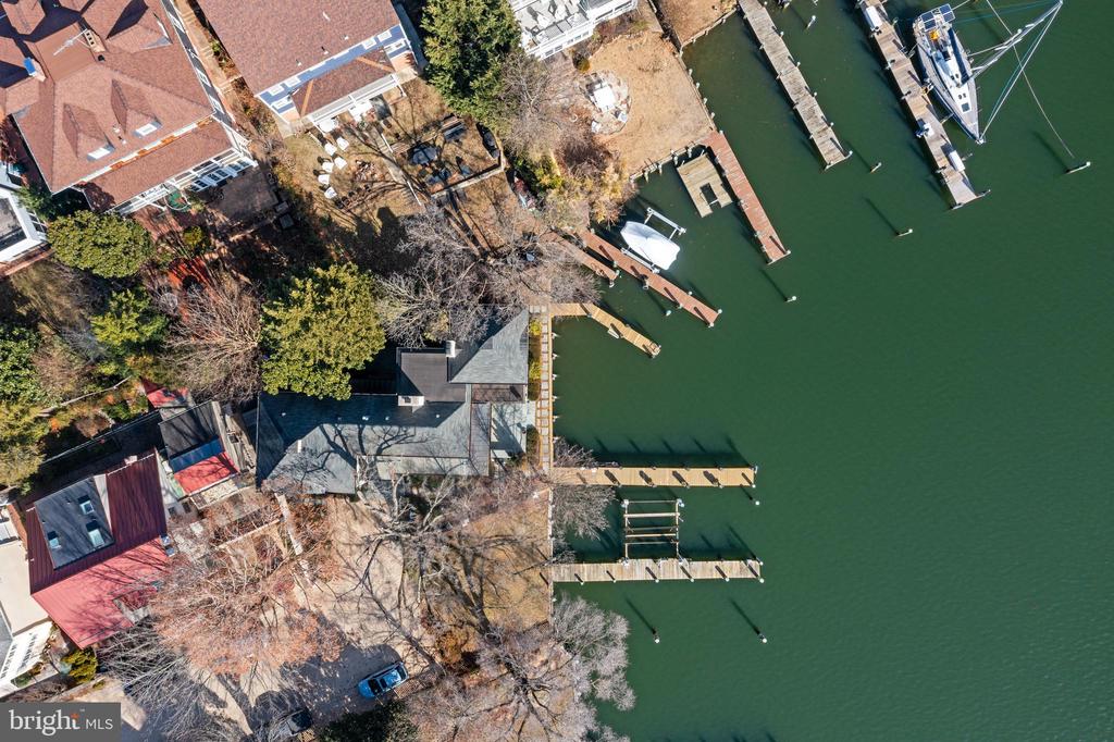 DOWNTOWN ANNAPOLIS WATERFRONT | 1 SHIPWRIGHT HARBOR
