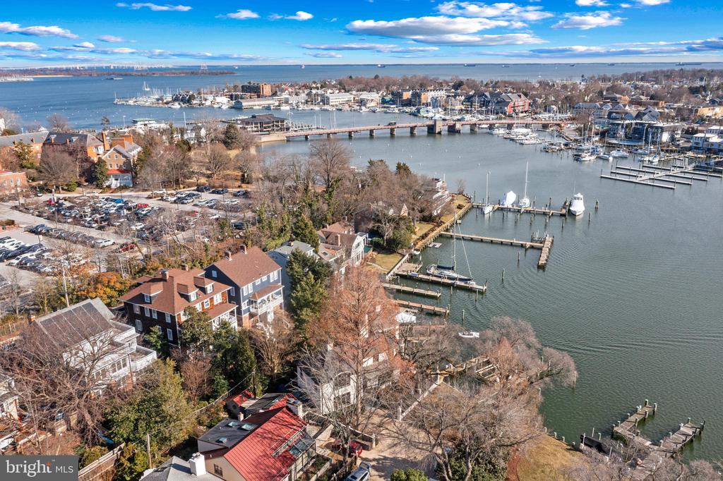DOWNTOWN ANNAPOLIS WATERFRONT | 1 SHIPWRIGHT HARBOR