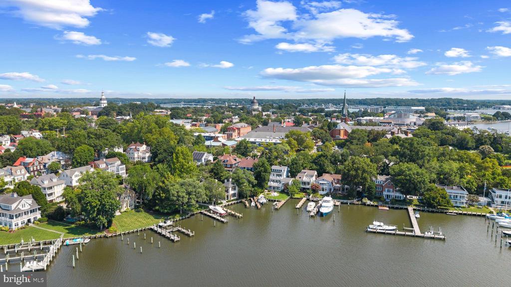 DOWNTOWN ANNAPOLIS WATERFRONT | 1 SHIPWRIGHT HARBOR