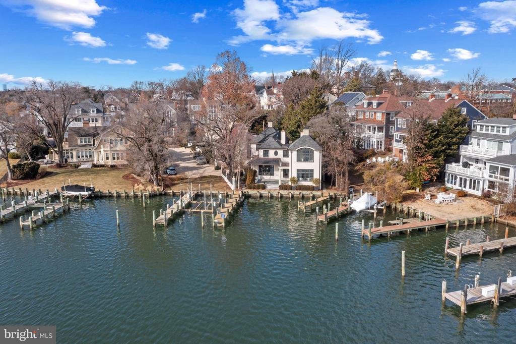 DOWNTOWN ANNAPOLIS WATERFRONT | 1 SHIPWRIGHT HARBOR