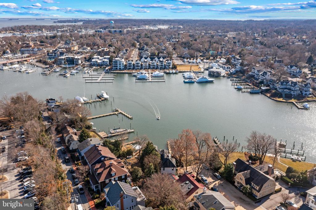 DOWNTOWN ANNAPOLIS WATERFRONT | 1 SHIPWRIGHT HARBOR
