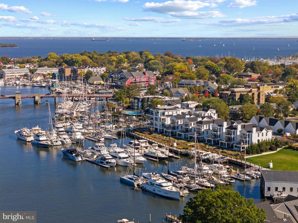 DOWNTOWN ANNAPOLIS WATERFRONT | 1 SHIPWRIGHT HARBOR
