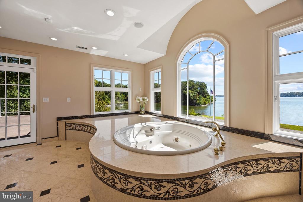 SEVERN RIVER WATERFRONT | 125 S WINCHESTER ROAD