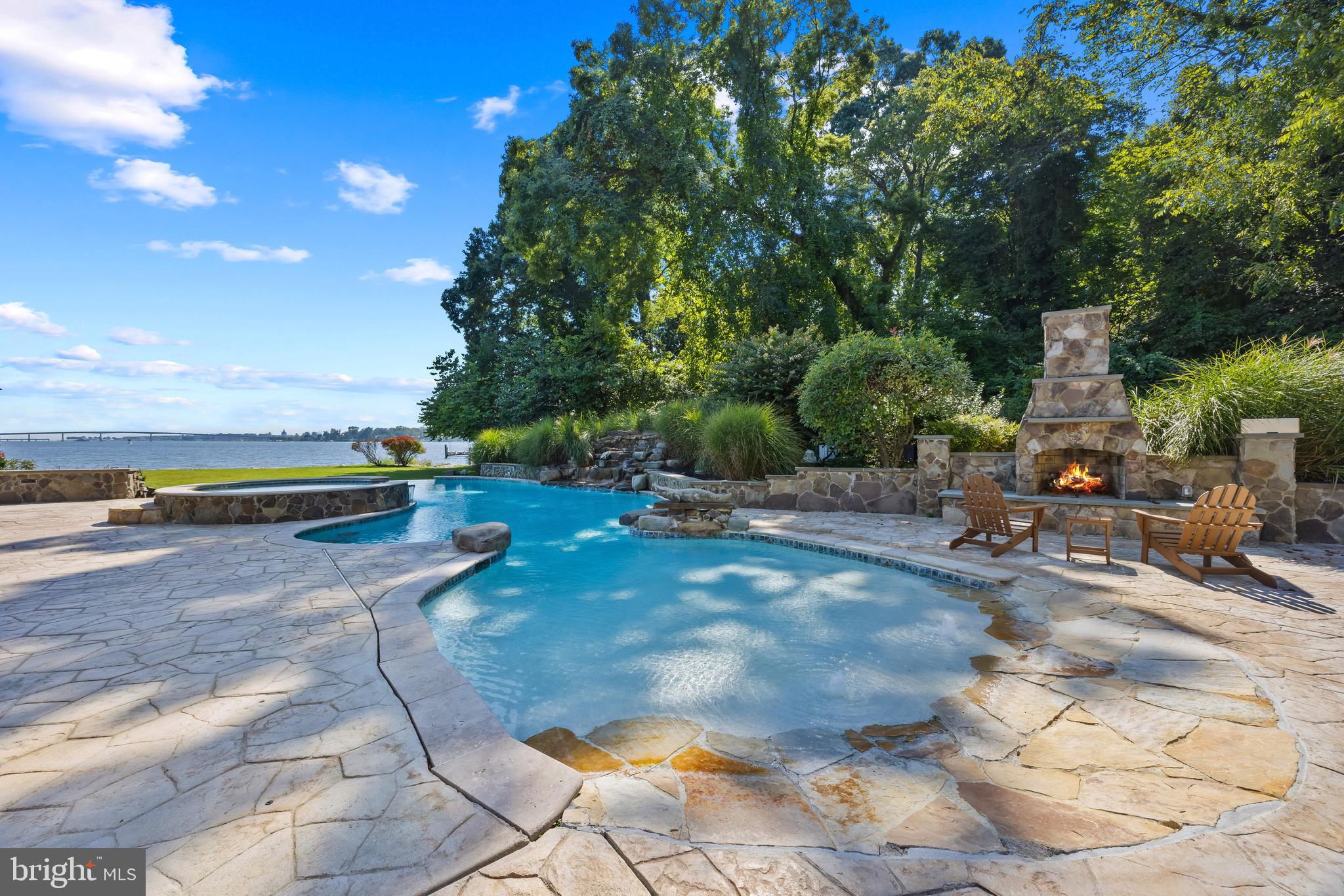 SEVERN RIVER WATERFRONT | 125 S WINCHESTER ROAD