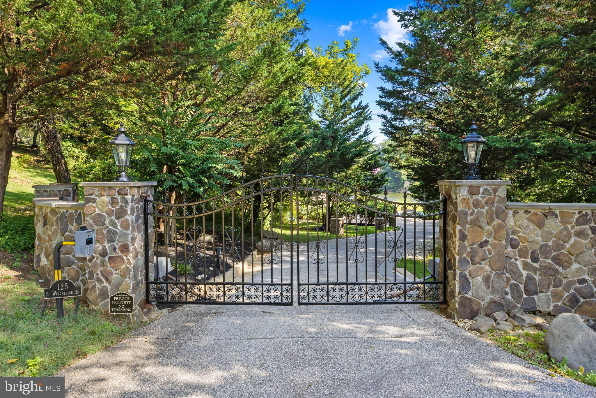 SEVERN RIVER WATERFRONT | 125 S WINCHESTER ROAD