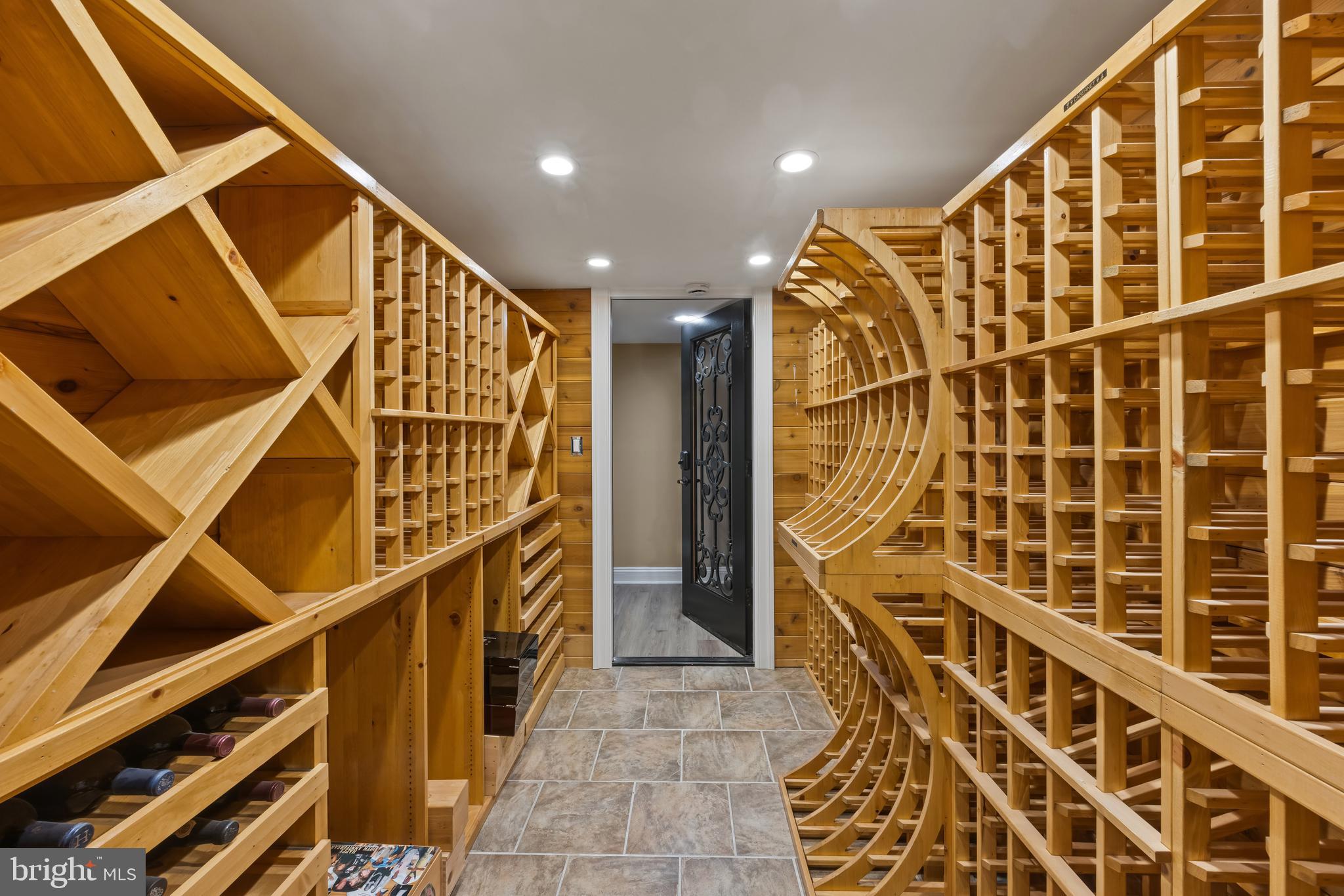 SEVERN RIVER WATERFRONT | 125 S WINCHESTER ROAD