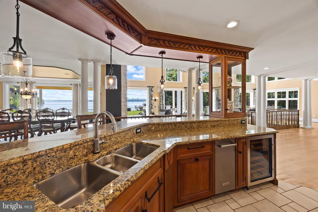 SEVERN RIVER WATERFRONT | 125 S WINCHESTER ROAD