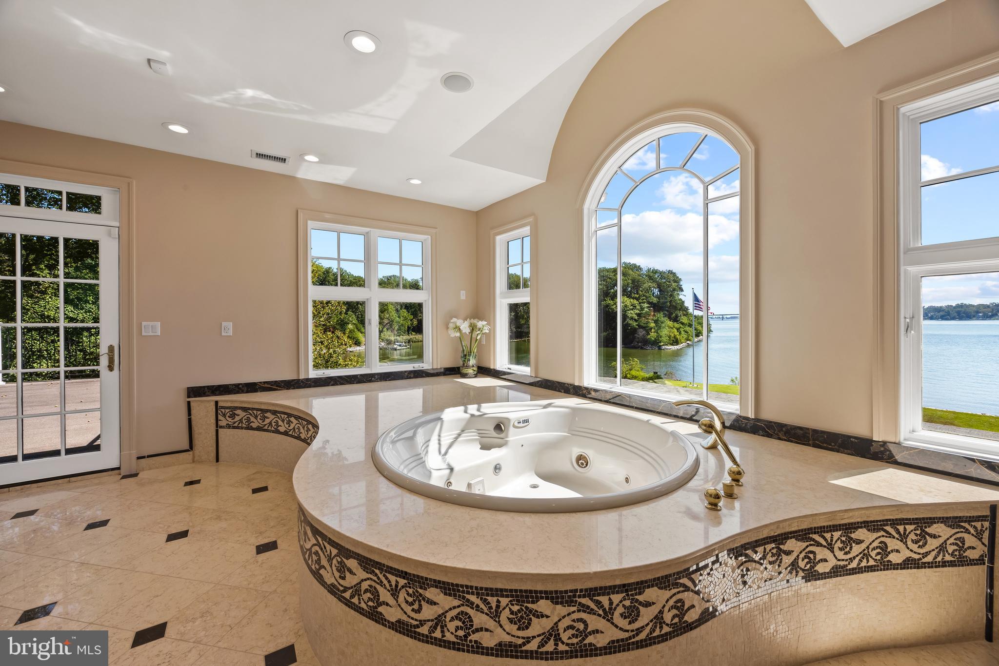 SEVERN RIVER WATERFRONT | 125 S WINCHESTER ROAD