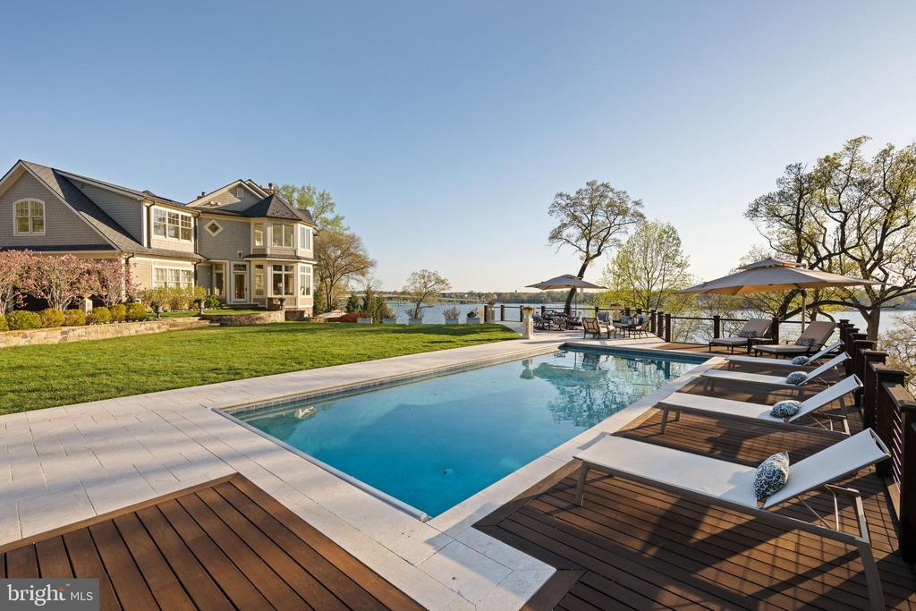 SEVERN RIVER WATERFRONT | 1900 CARROLLTON ROAD
