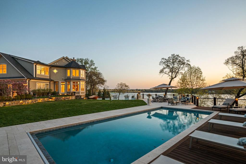 SEVERN RIVER WATERFRONT | 1900 CARROLLTON ROAD