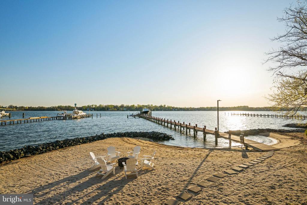 SEVERN RIVER WATERFRONT | 1900 CARROLLTON ROAD