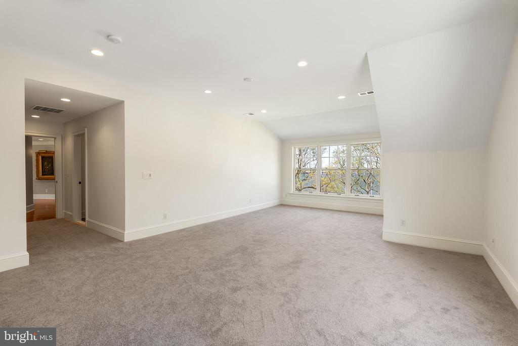 SEVERN RIVER WATERFRONT | 1900 CARROLLTON ROAD